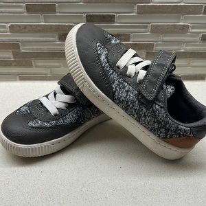 Carter’s Tennis Shoes